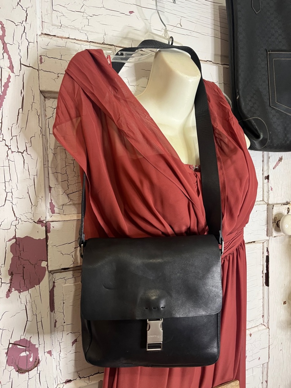 Kenneth Coke Black Leather Crossbody Messenger Bag - Classic Everyday Style